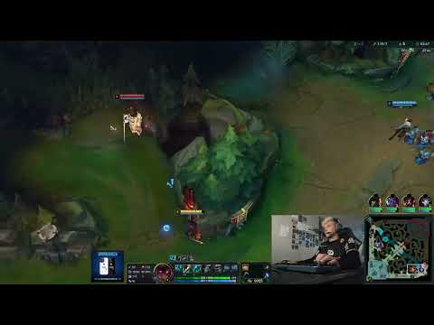 Rekkles is teaching how to avoid ganks and use your champ as a living ward
