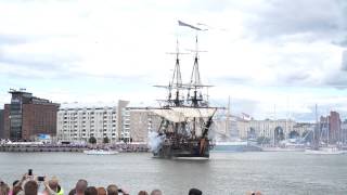 Swedish ship Götheborg striking its cannons