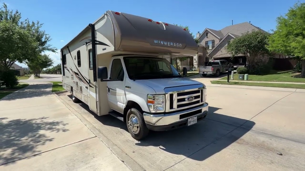 A photo of this 2018 Winnebago MINNIE WINNIE 31K