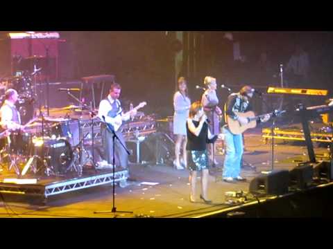 Sandy Kelly and Willie Kelly - Against the Wind