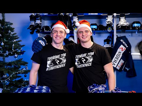 Souboj v balení vánočních dárků