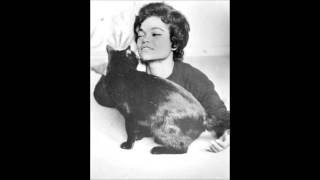 Eartha Kitt - The Girl From Ipanema