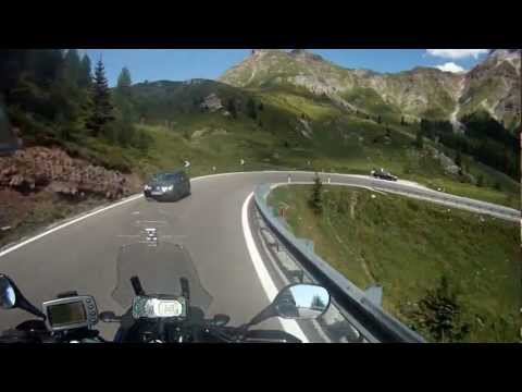 Ein Tag aus dem Leben eines Motorradfahrer in den Dolomiten