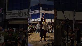 Download lagu Memang sedap...Ku Tak Akan Bersuara - Nike Ardilla cover by Putri Qasrina ft Sentuhan Buskers mp3