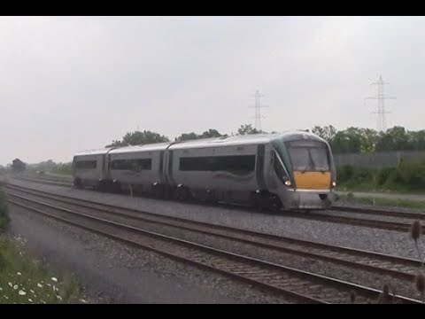 Irish Rail 22000 DMU 22046 passes Stacumny Bridge
