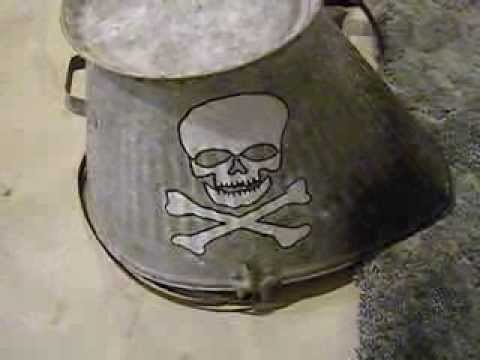 Halloween pail noise maker