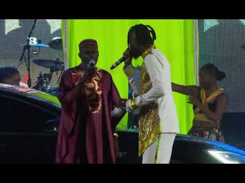 Boyzie "Middle Finger" groovy performance