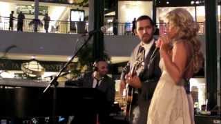 Aurea Colombo "waiting waiting (for you)"