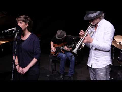 Erik Truffaz Quartet (avec Anna Aaron) - Blue Movie (Froggy's Delight)