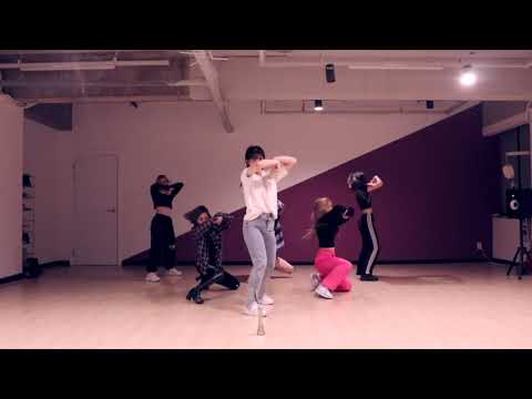 Cry For Me (TWICE) to the dance of Bewitched (PIXY)