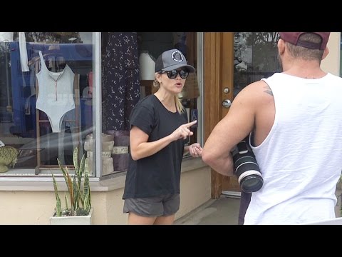 Reese Witherspoon Lectures The Paparazzi