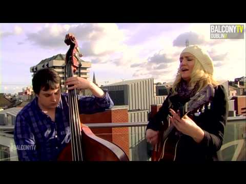 AMANDA ST JOHN - REACH (BalconyTV)