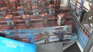 Losing Some Money With The UFO Catchers / Crane Games