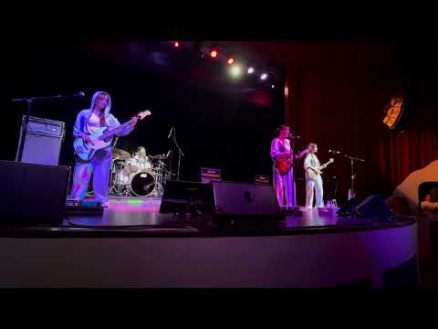 QWER Dear fancam (4K 60FPS) 20251111 2025 QWER First World Tour Rockation Fort Worth
