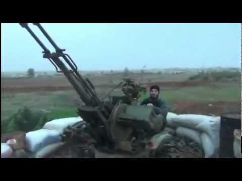 لحظة دخول عناصر الجيش الحر الى كتيبة السهوة والقصف المتواصل من قبل النظام عليها