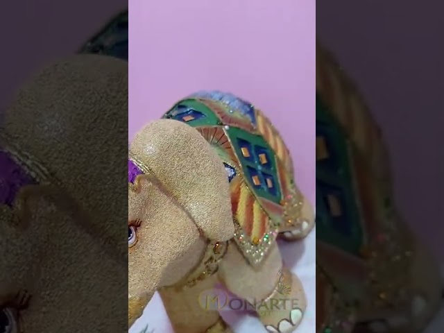 Vídeo relacionado con AWARDSEN Regalos de elefante para mujer, bola de cristal de elefante, regalos de cumpleaños para mujeres, mamá, adorno de elefante, adornos de animales de cristal, pisapapeles de vidrio