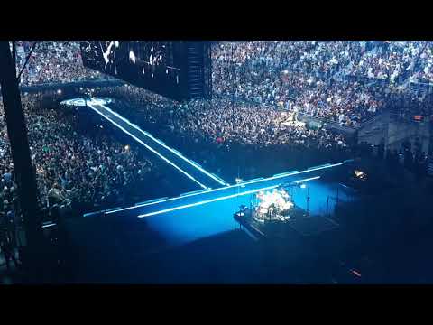 U2 Madrid 2018 Summer of love-Pride (In the name of love)- Get out on your own way