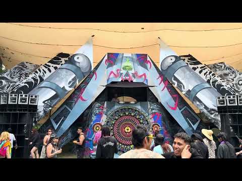 DYLALIEN @ Space Invaders 2025