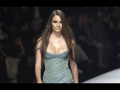 VERSACE Fall 2003 Milan - Fashion Channel