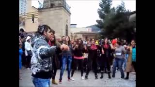 preview picture of video 'Γυμνάσιο Αθικίων  Αποκριάτικες Εκδηλώσεις  2013'
