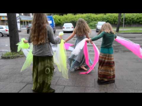 download lagu mp3 mp4 Smaragdo Miestas, download lagu Smaragdo Miestas gratis, unduh video klip Smaragdo Miestas