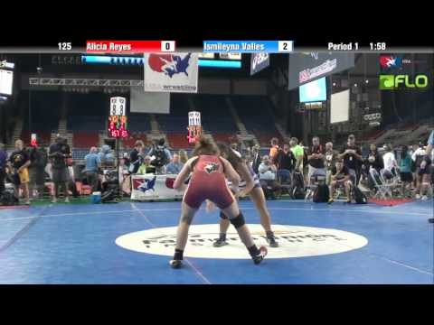 Junior WM 125 - Alicia Reyes (Missouri) vs. Ismileyna Valles (California)