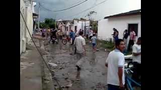 preview picture of video 'Momentos siguientes al tornado en Sabanalarga (Atlántico)'