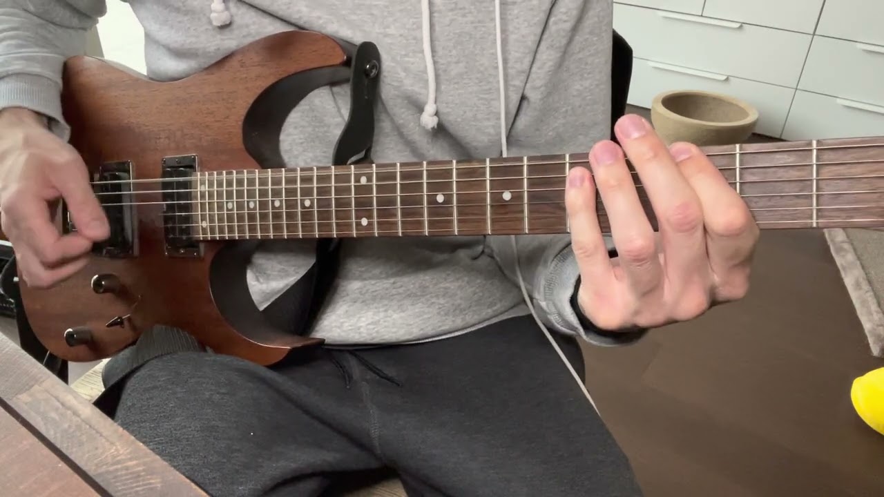 Roberto Barlocci playing the I Wanna Rock riff by Twisted Sister on electric guitar