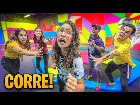 O ÚLTIMO A SER PEGO NO PARQUE DE TRAMPOLIM VENCE!