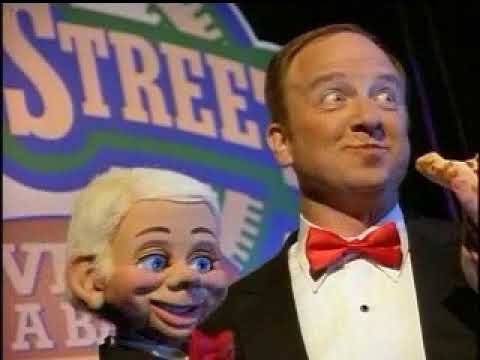 RoundStreet TV Commercial - Saw Your Lips Move