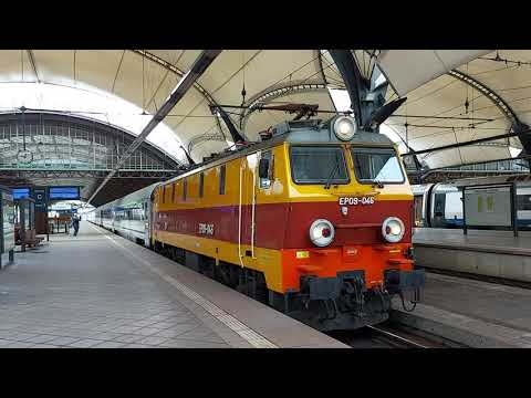 EP09-046 "Rodzynek" ze składem IC Hetman na stacji Wrocław Główny.