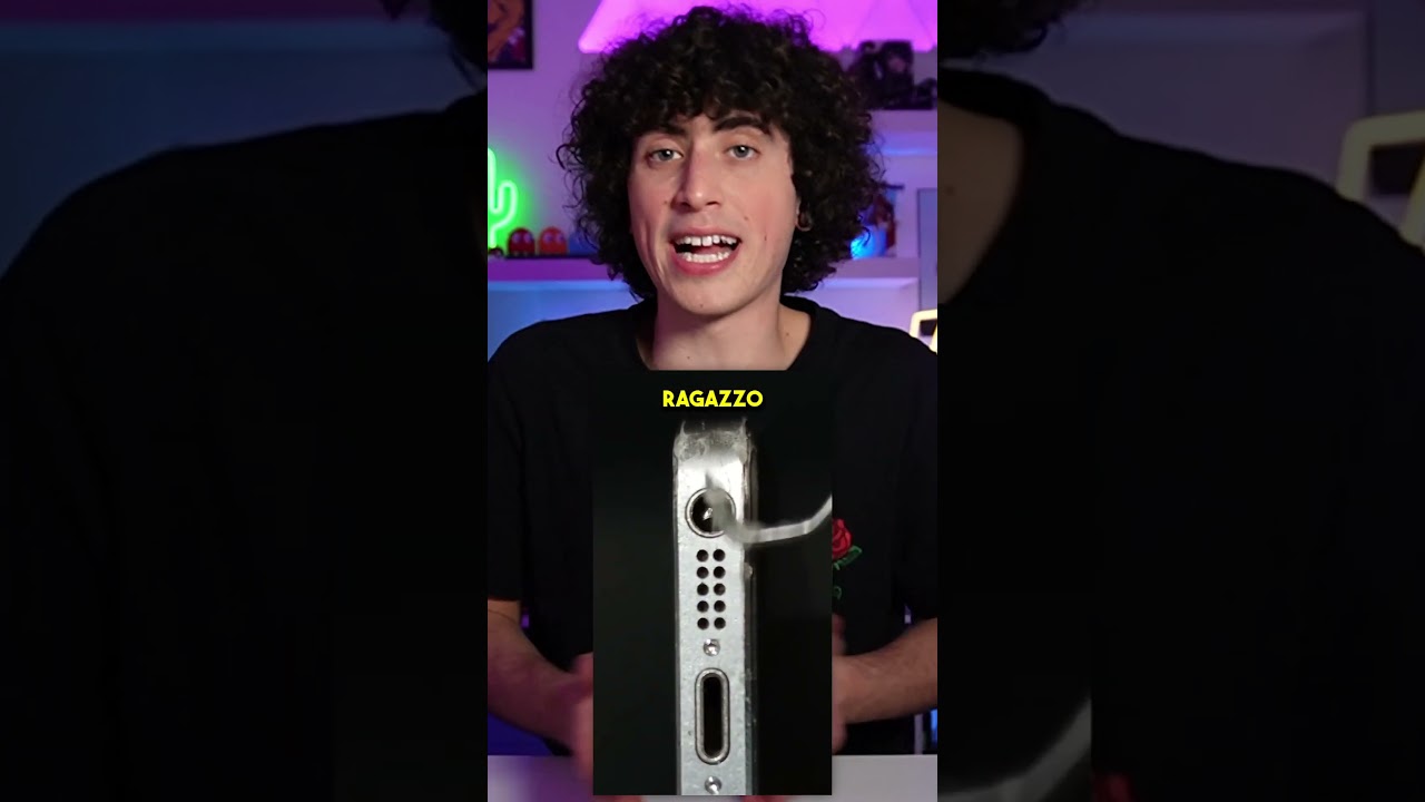 Ma COSA STA FACENDO con L'IPHONE?!🍎🤯