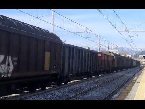 E652 072 in transito con il merci Bicocca-Foggia