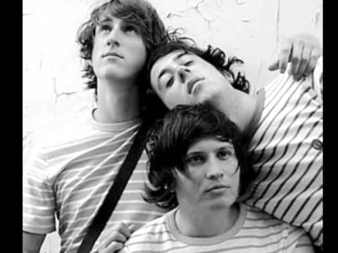 Videoclip de Sunday TV — The Wombats