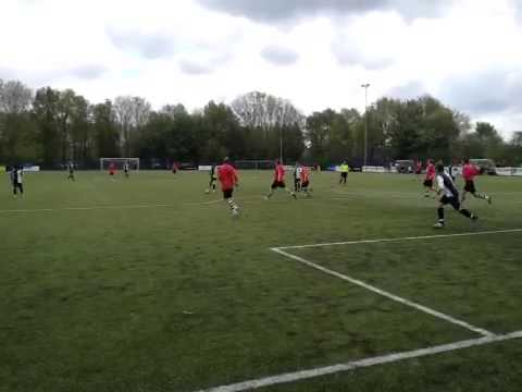 Victoria 1 (zo) vs. Laren 99 sv 1 (zo) 12-5-2013 14:26