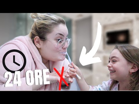 24 ORE USANDO SOLO LE MANI DI LARA PER FARE TUTTO / chiara paradisi