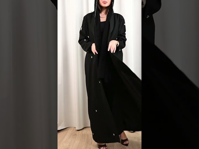 عباية بليزر كريب مبطن تطريز فضي