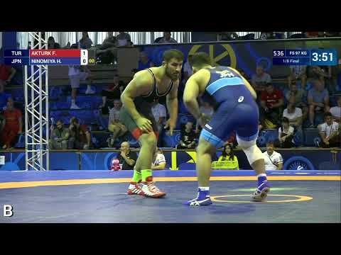 1/8 FS - 97 kg: F. AKTURK (TUR) v. H. NINOMIYA (JPN)