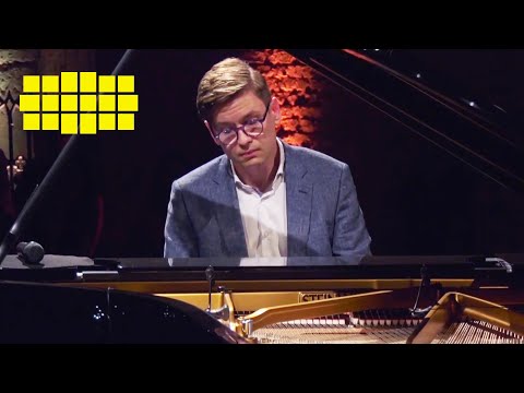 Video thumbnail for Prelude and Fugue in E minor, BWV 855