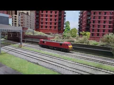 MT5 - 90035 on 0Z90 on the way to Wembley sidings - plus see description