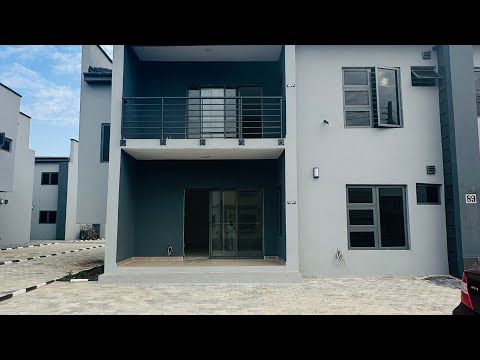 4 bedroom Flat & Apartment For Sale Medium Estate To The Left Of Akilo After Oba Akran, Ikeja Lagos