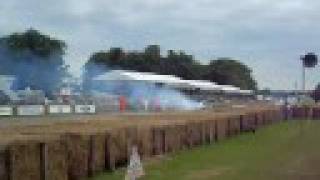 preview picture of video 'BMW Sauber F1.06 at Goodwood Festival Of Speed 2008'