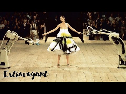 Alexander McQueen Spring/Summer 1999 Shalom Harlow