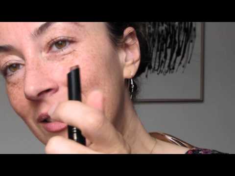 Leliminazione di pigmentary posiziona da una faccia il laser in Mosca Il pigmentary nota da una differenza