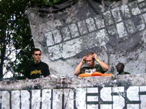 Hellfish & The Dj Producer @ Decibel  Outdoor 2007 (1/3)