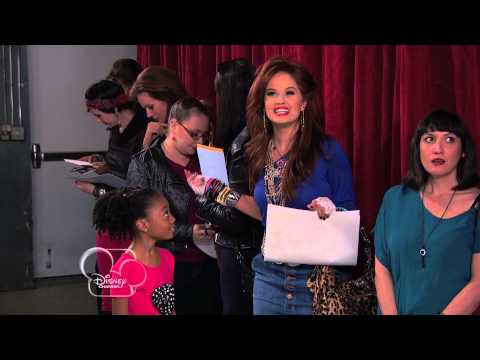 "Jessie" 1x26 "Cattle Calls & Scary Walls" Clip - Debby Ryan