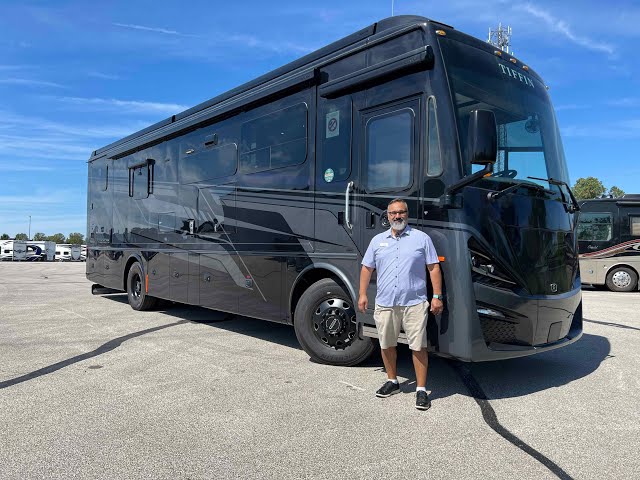 Preview image of 2026 Tiffin Phaeton 37BH (17N253026) youtube video