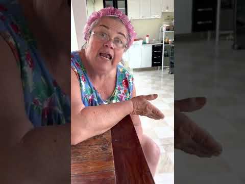 Neguinha saiu no cio e tá querendo namorar kkkkkkk