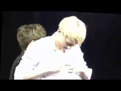 Fancam Suju Siwon Eunhuyk Donghae back hug so SEXY at 1:31