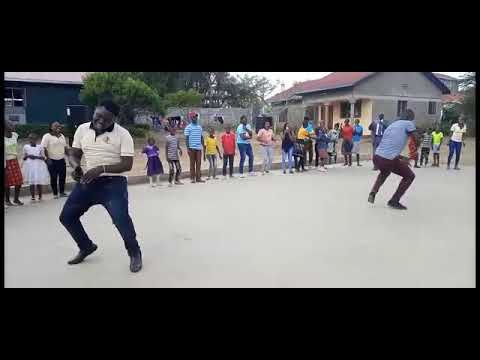 KAMBA DANCE MOTO WITH MCEE MOISHYEE🔥 (Wathi tyuu by Zipporah Eric)